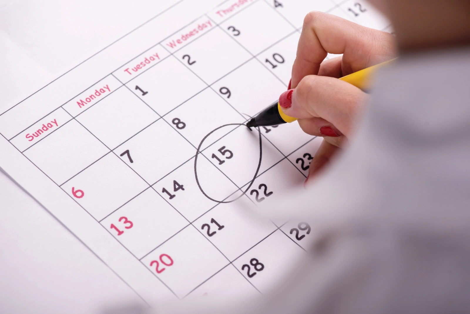 Business planner with circled date representing the importance of timing when switching CRM or course platform
